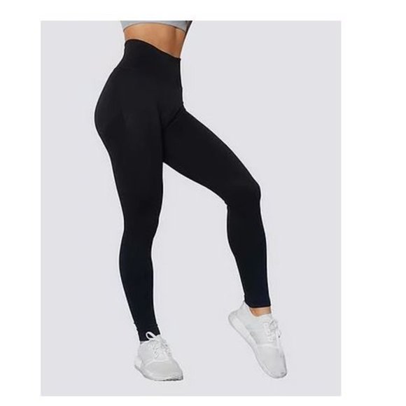 LUNA BY LUCY Allure Leggings in Midnight - Picture 1 of 6